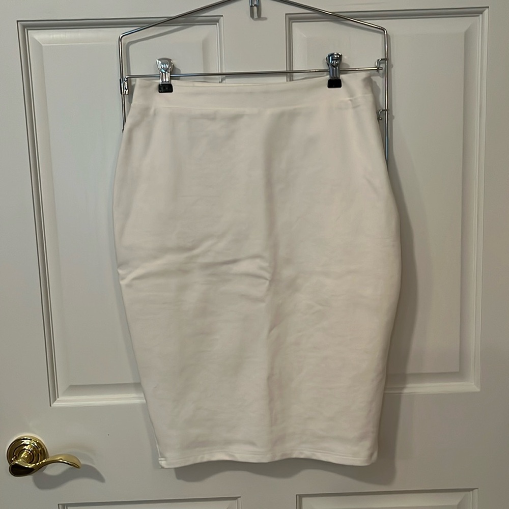 NWOT Lulu’s white high waist pencil midi skirt size medium